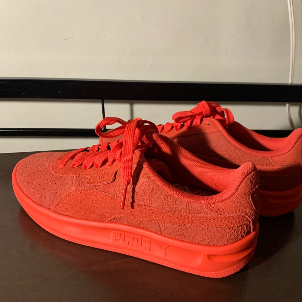 Womens Puma California Floral Hibiscus sneaker